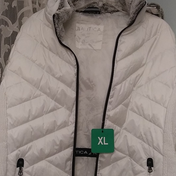 Nautica puffer white coat - Picture 4 of 8
